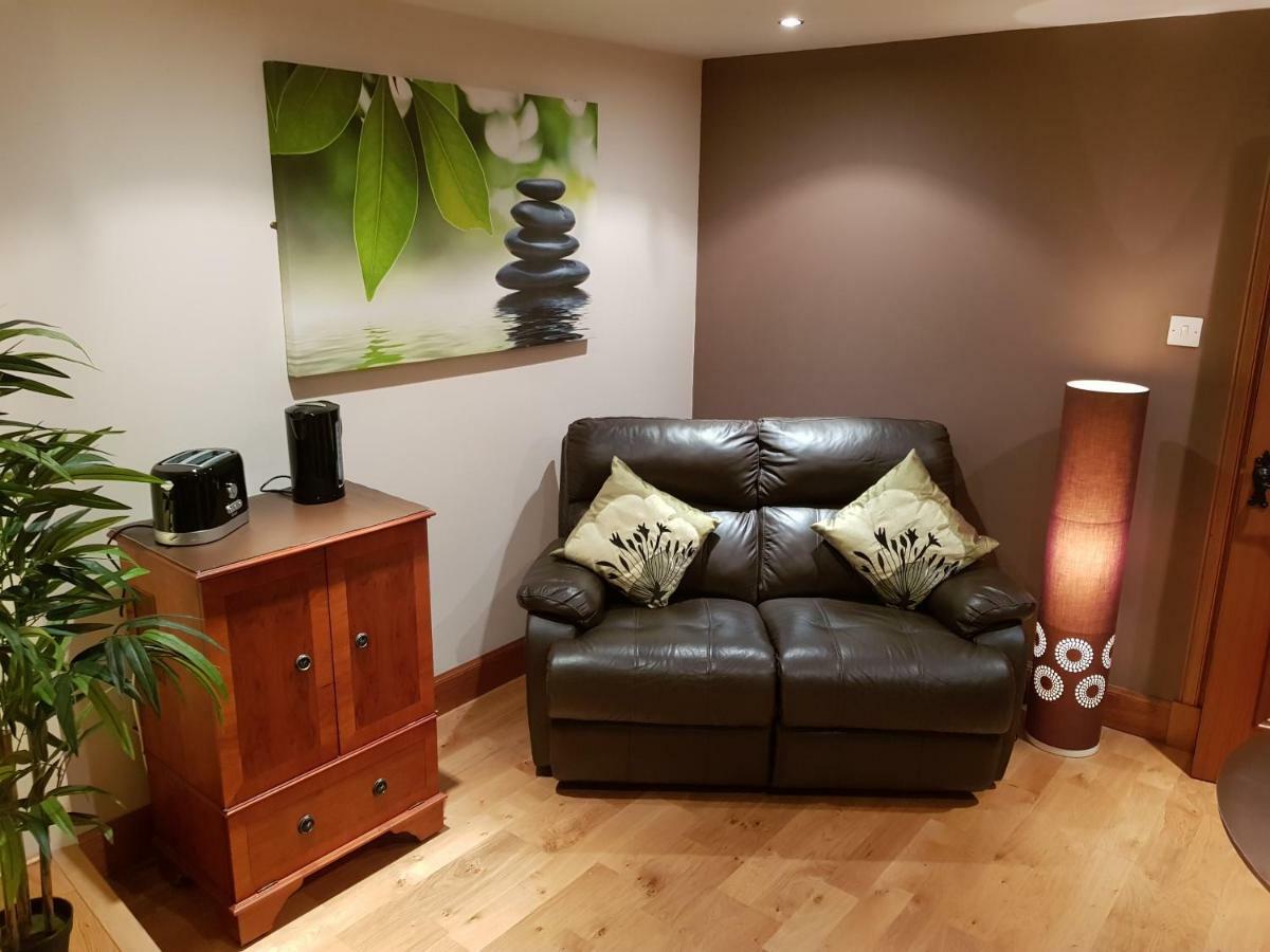 The Smiddy Suite Ellon Exterior foto