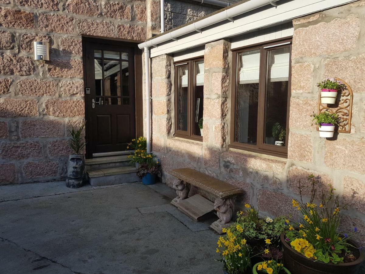 The Smiddy Suite Ellon Exterior foto